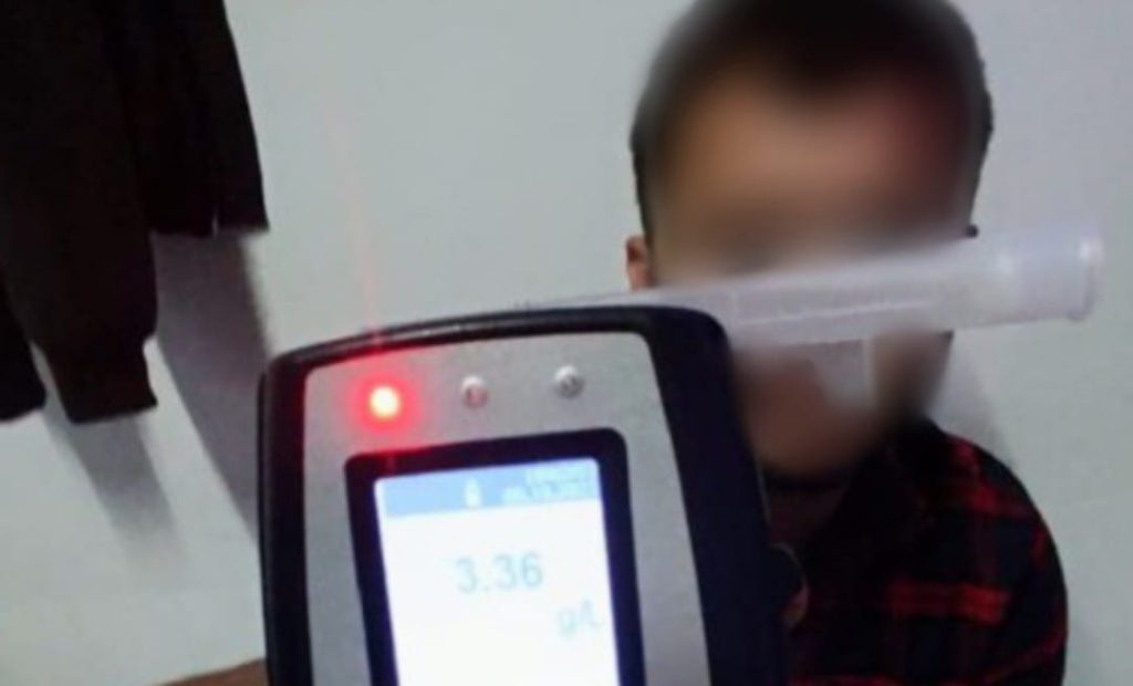 La prueba de alcoholemia realizada al conductor es positiva.