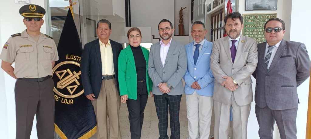 El evento de estreno contó con la presencia de directivos e invitados especiales.