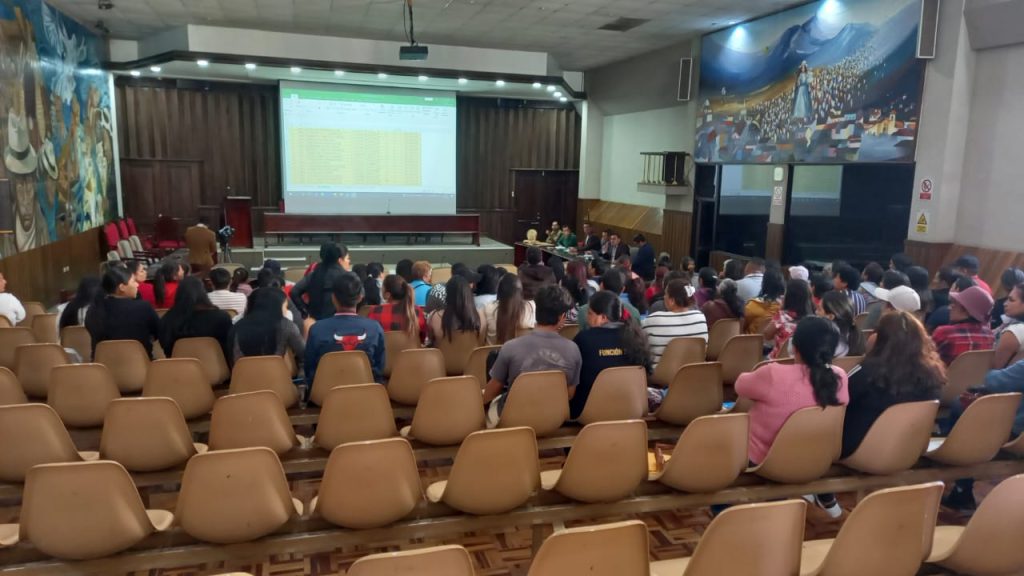 El evento se cumplió en el Salón del Cabildo de Loja.
