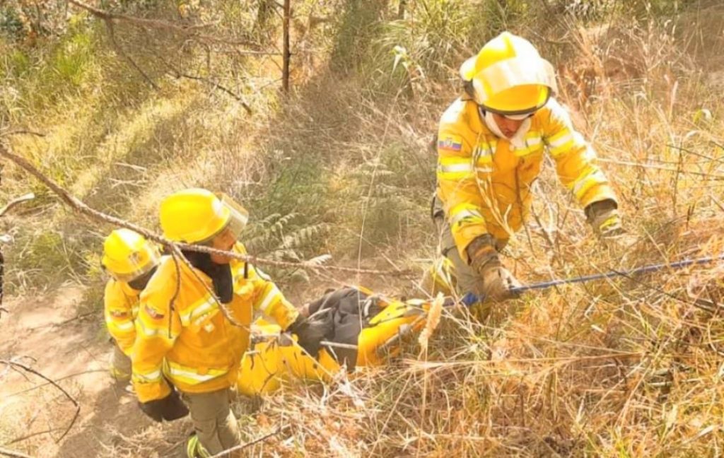 'Los casacas rojas' rescataron el cadáver.