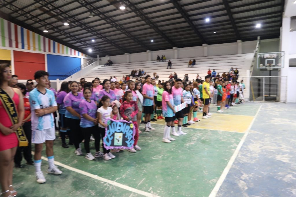 Al evento se dieron cita autoridades locales, delegaciones barriales e invitados especiales.