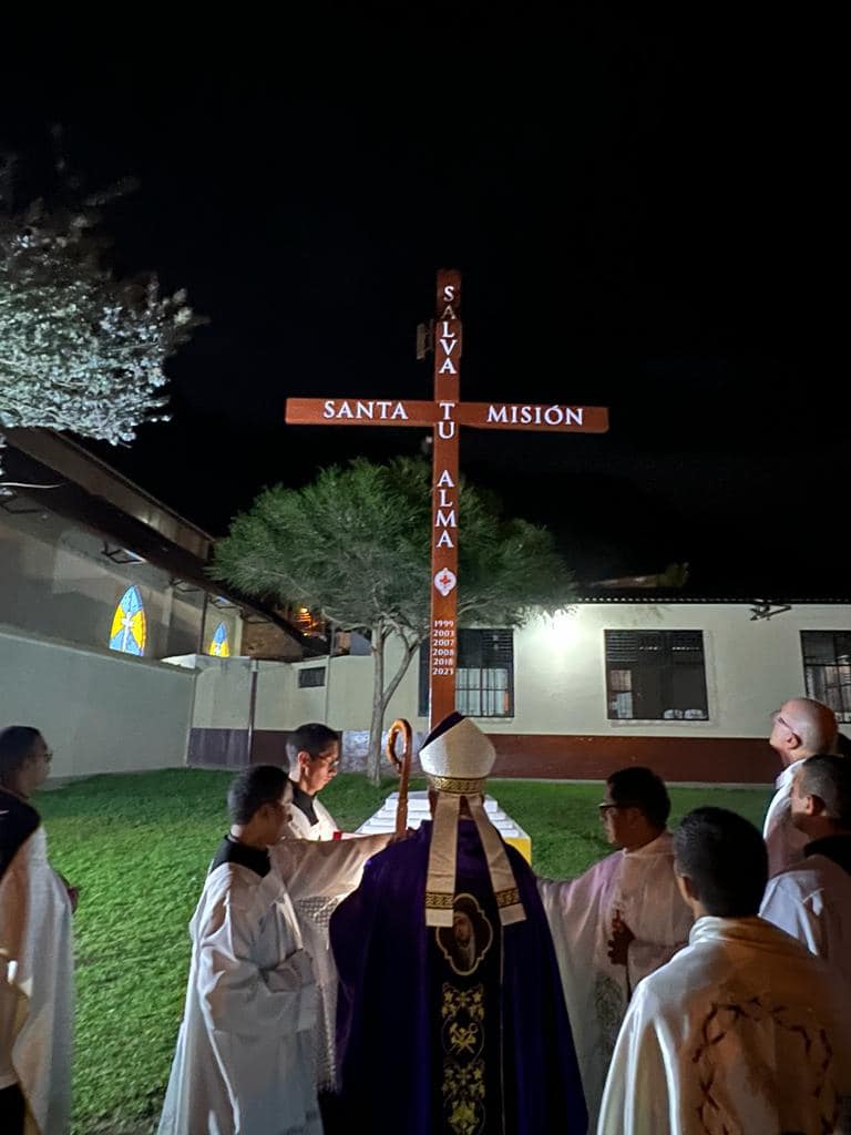 Se cumplió un evento con la presencia de Monseñor Walter Heras Segarra.