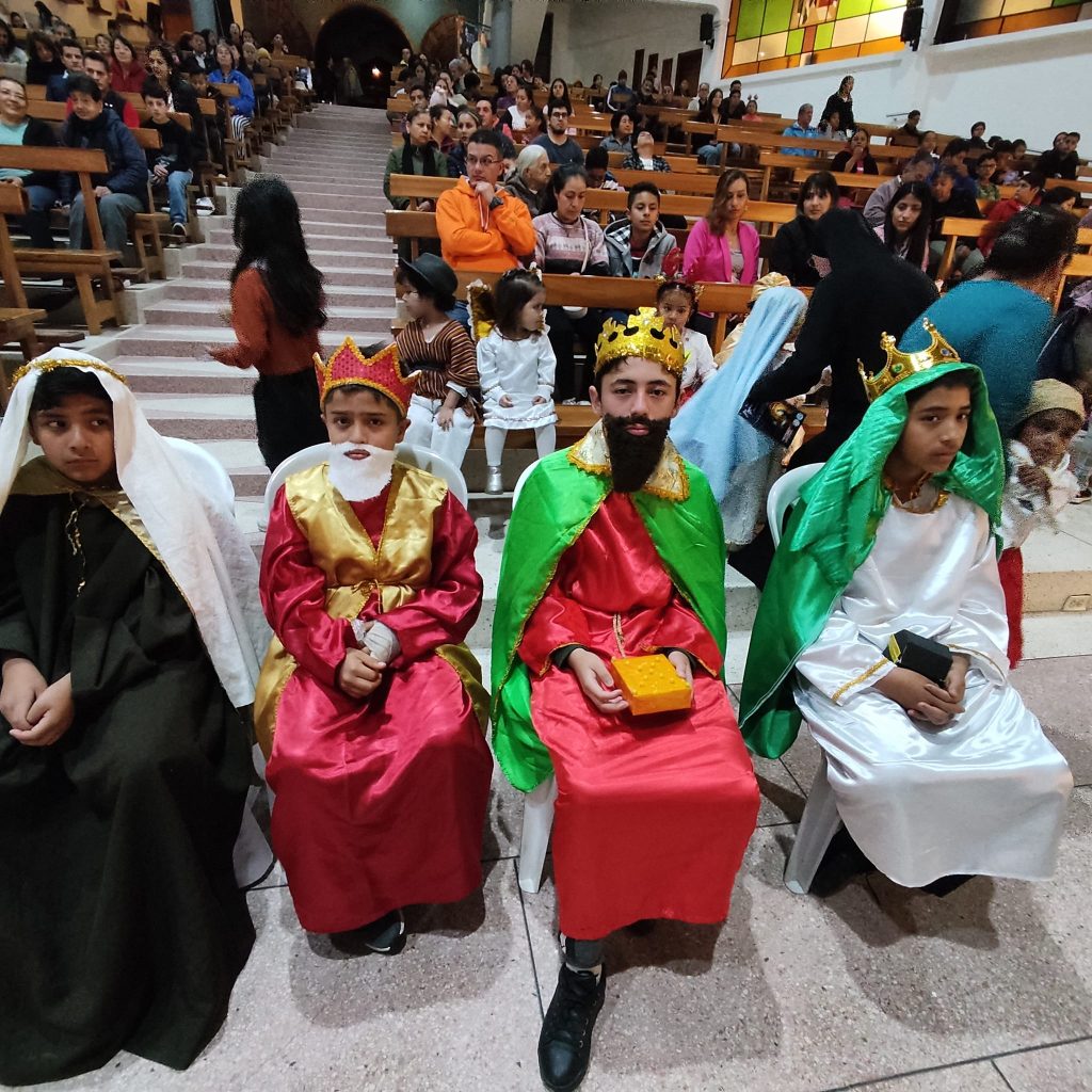 Parte de la tradición es el rezo de la Novena vistiéndose con los personajes.