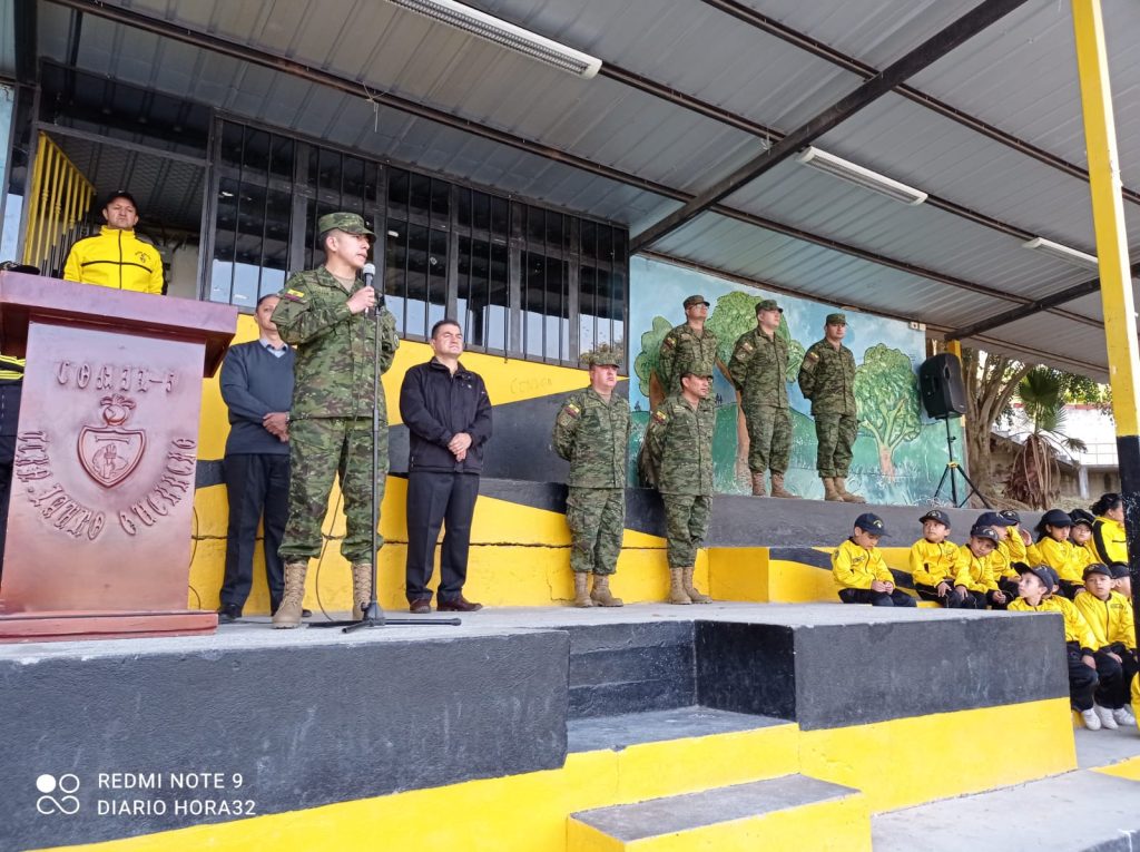 Una delegación del Ministerio de Defensa, en octubre pasado, visitó las instalaciones de la Unidad Educativa Teniente Coronel Lauro Guerrero.