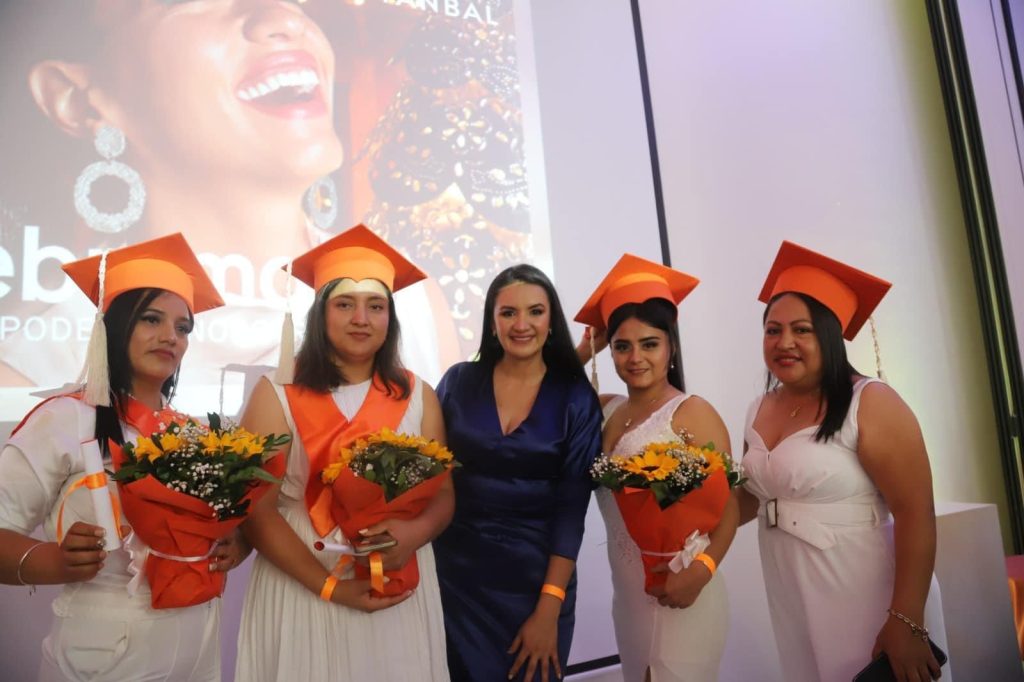 Las integrantes reciben capacitaciones y más acciones para fortalecer su talento.