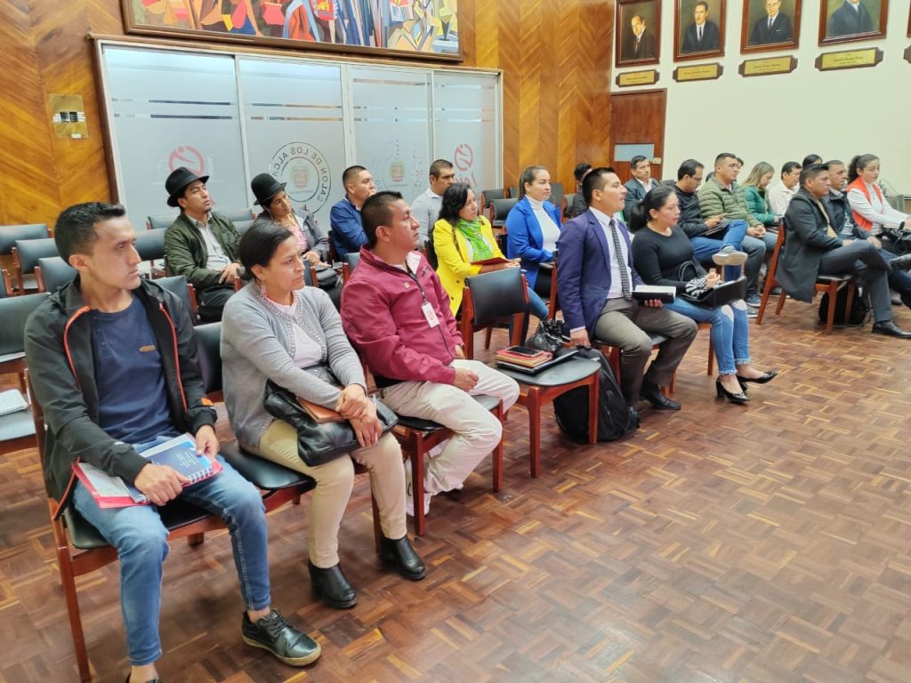 Se cumplió una reunión entre las autoridades seccionales.