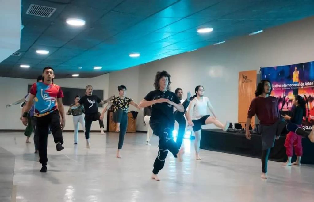 Hay talleres presenciales, semipresenciales y virtuales.