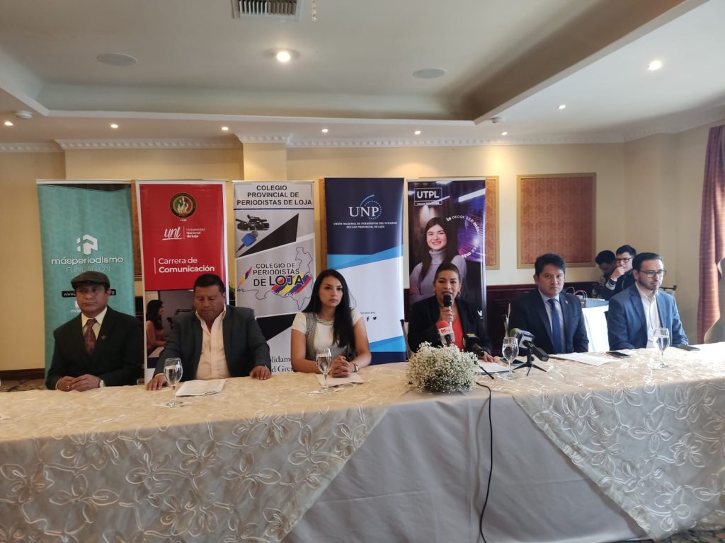 Los representantes de los diversos gremios y de las dos universidades, durante la rueda de prensa de este miércoles, 3 de enero de 2024.