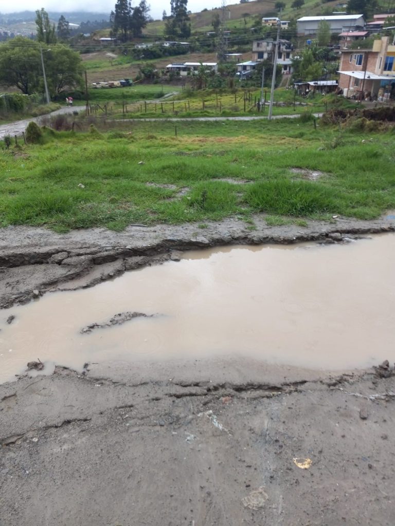 En el barrio Borja Bajo las casas se están cuarteado. Hace falta un muro de contención.