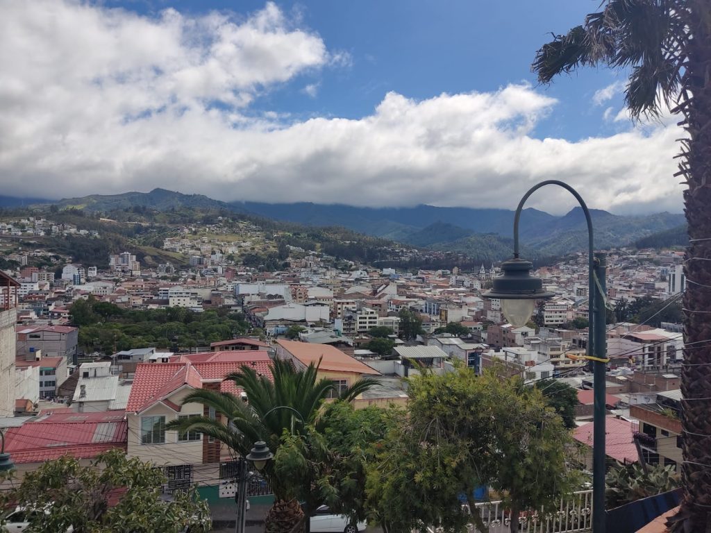 Dirigente asegura ser necesaria la creación de fuentes de trabajo, especialmente para la juventud.