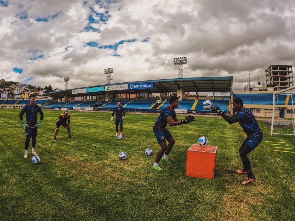 Aún no está el equipo completo, sin embargo, está la mayoría de jugadores.