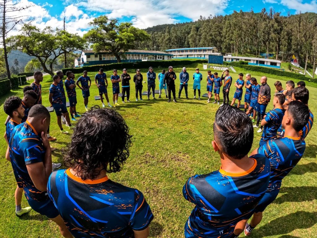 El equipo lojano no ha dejado de trabajar para el inicio del torneo.