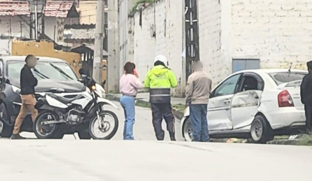 Agentes civiles acudieron a tomar procedimiento.