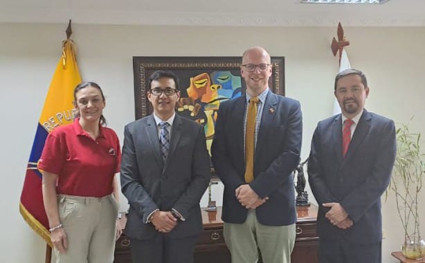 Raquel Bahamonde, oficial consular; Pablo Jaramillo Luzuriaga, fiscal provincial de Loja (e); James Clark, cónsul de Canadá en Ecuador; y Álvaro Rodas Izquierdo, director de recursos Fiscalía de Loja.
