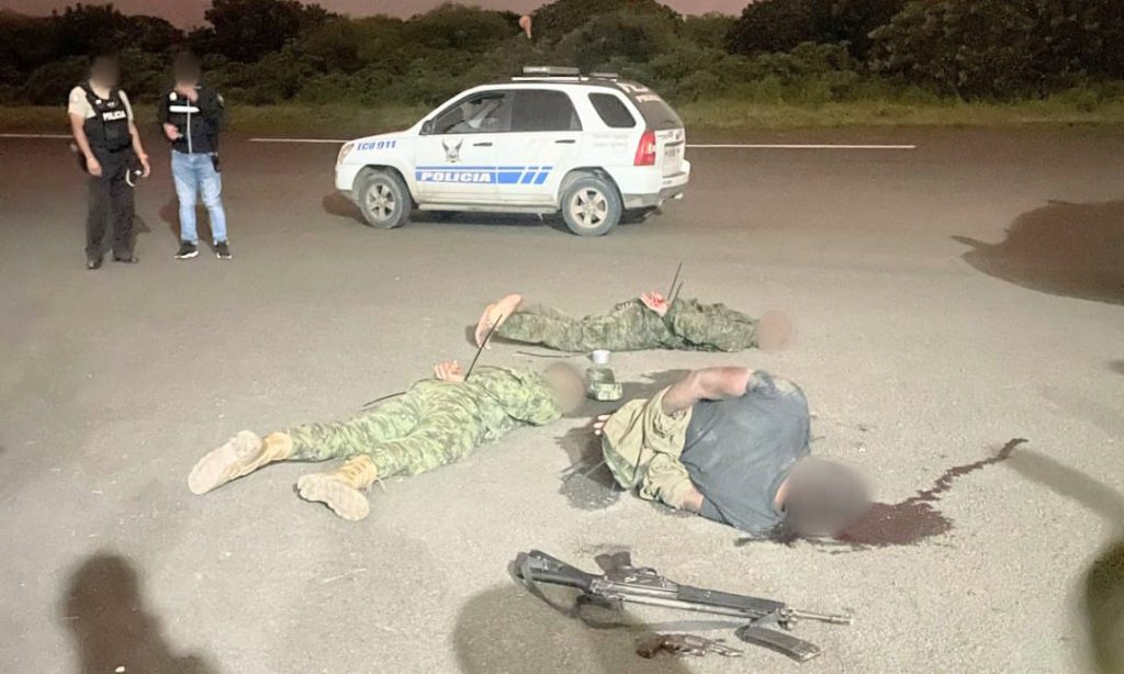 Los ciudadanos fueron sometidos por la Policía Nacional, que tomó procedimiento.