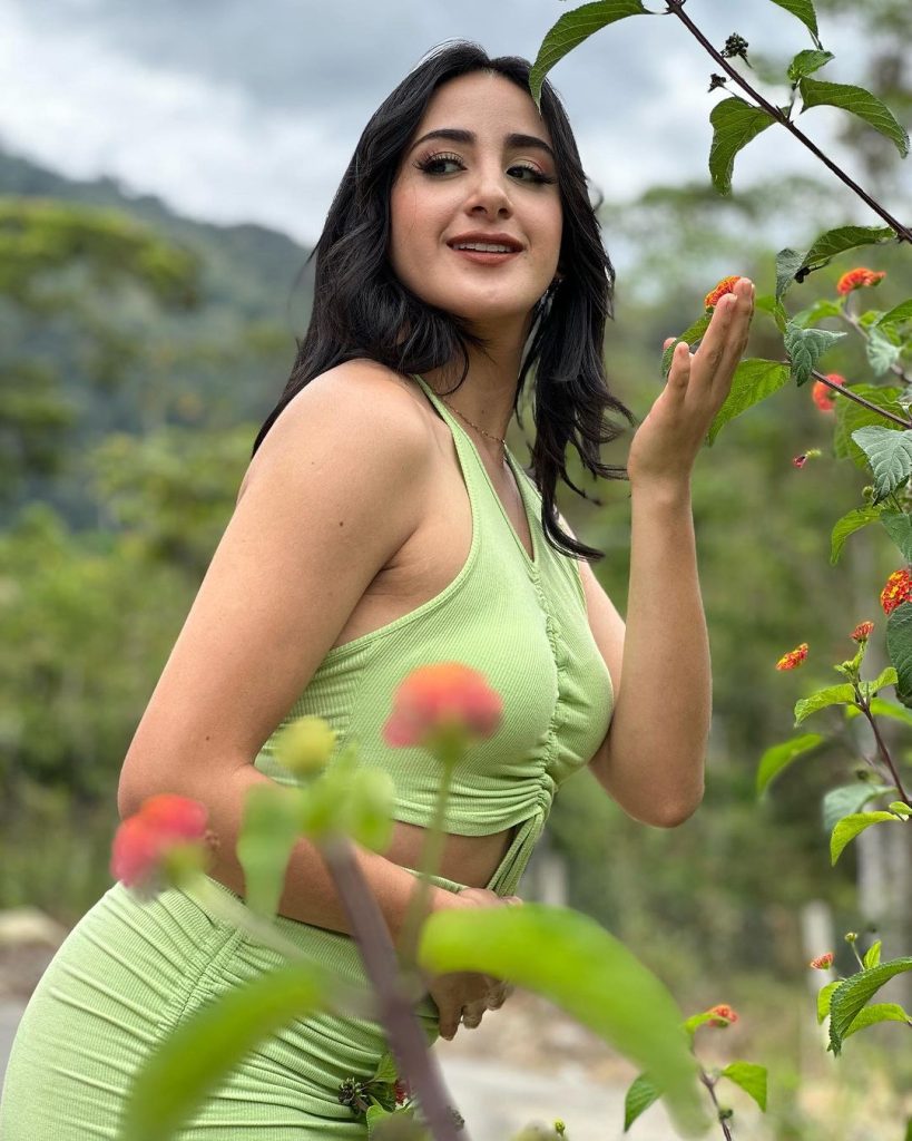 Andrea se caracteriza por su talento artístico, aparte de ser una excelente profesional.