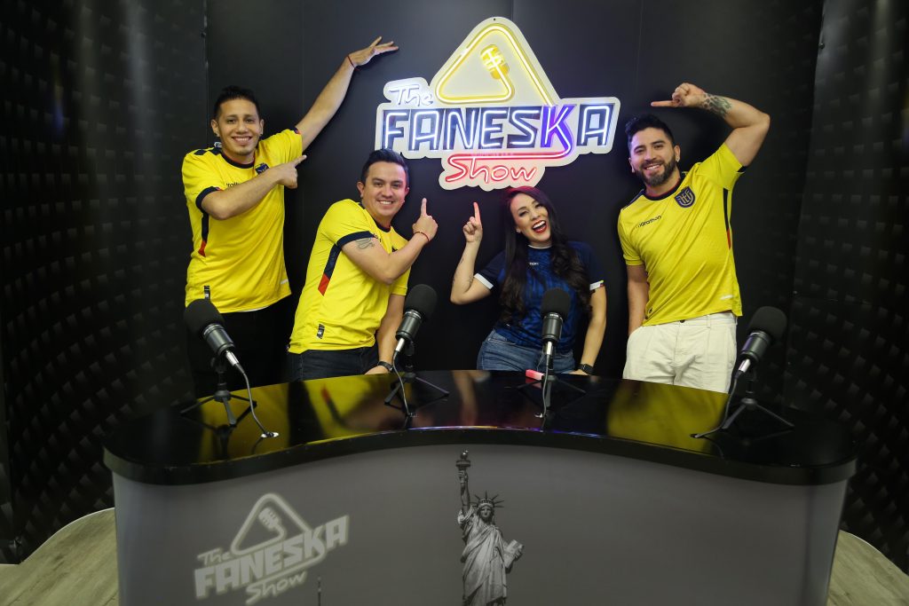 Ellos todos los lunes comparten alegría y sus experiencias.