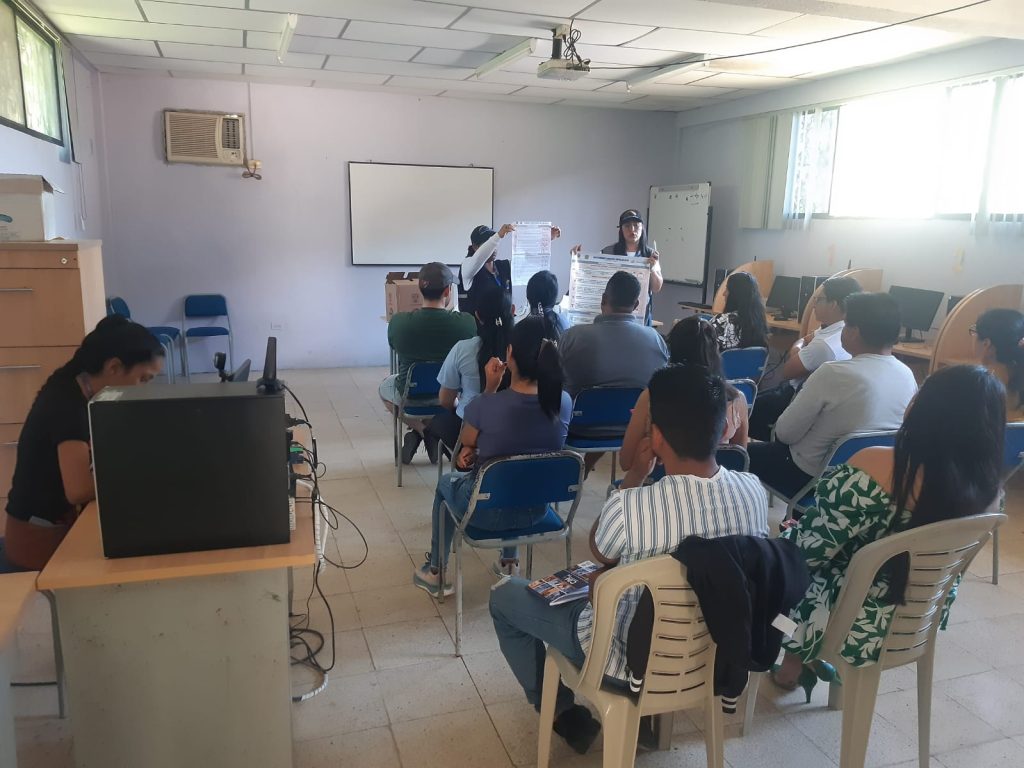 También están acudiendo a las parroquias rurales a realizar las capacitaciones.