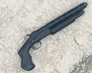 El arma artesanal que decomisó la Policía Nacional el último sábado.