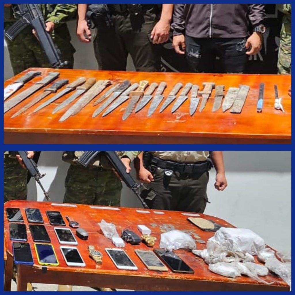 Los objetos prohibidos estaban ocultos en algunos lugares.