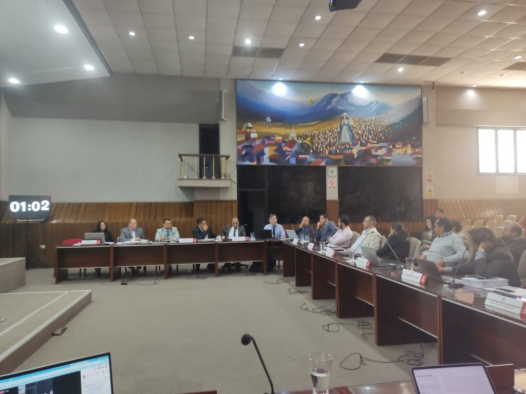 La sesión de ayer duró alrededor de dos horas y media.