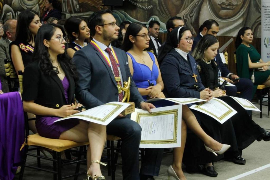 La entrega de los galardones se realizó mediante una ceremonia especial.