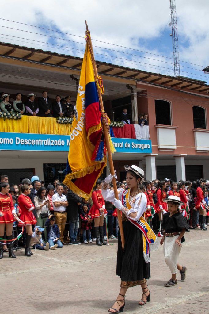 Diversas delegaciones rindieron su homenaje a Saraguro, en sus 202 años de independencia política.
