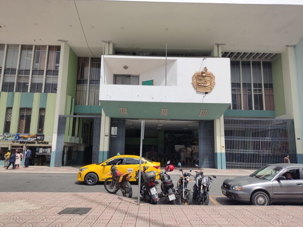 En el Municipio de Loja los roces continúan e incluso trascienden hacia los tribunales de Justicia.