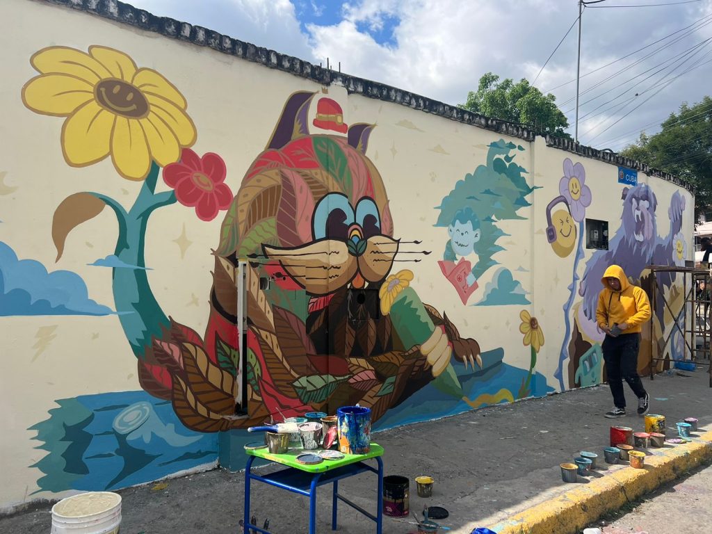 Las pinturas están ubicadas en la parte sur de la ciudad de Loja.