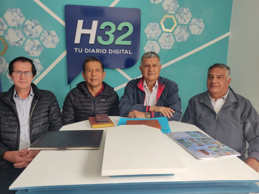 Augusto Febres Alvarado, Manuel Agustín Tandazo, Carlos Freire Jaramillo y César Alberto Valarezo invitan a los exmiguelinos a sumarse para concretar esta anhelada obra.
