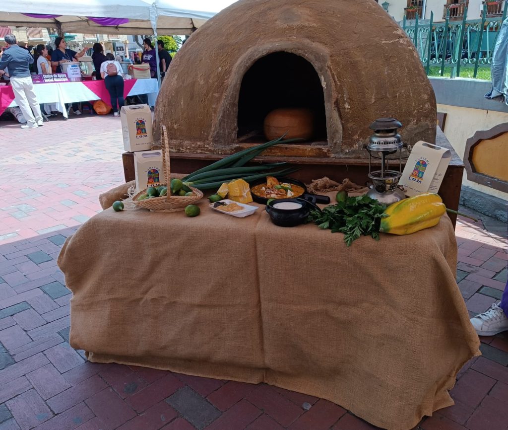 Este año el evento combina la gastronomía local con una muestra de arte religioso.