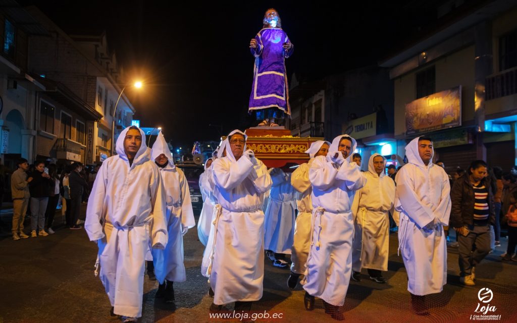 El patrono de la parroquia El Valle, San Juan, en uno de los tramos del recorrido.