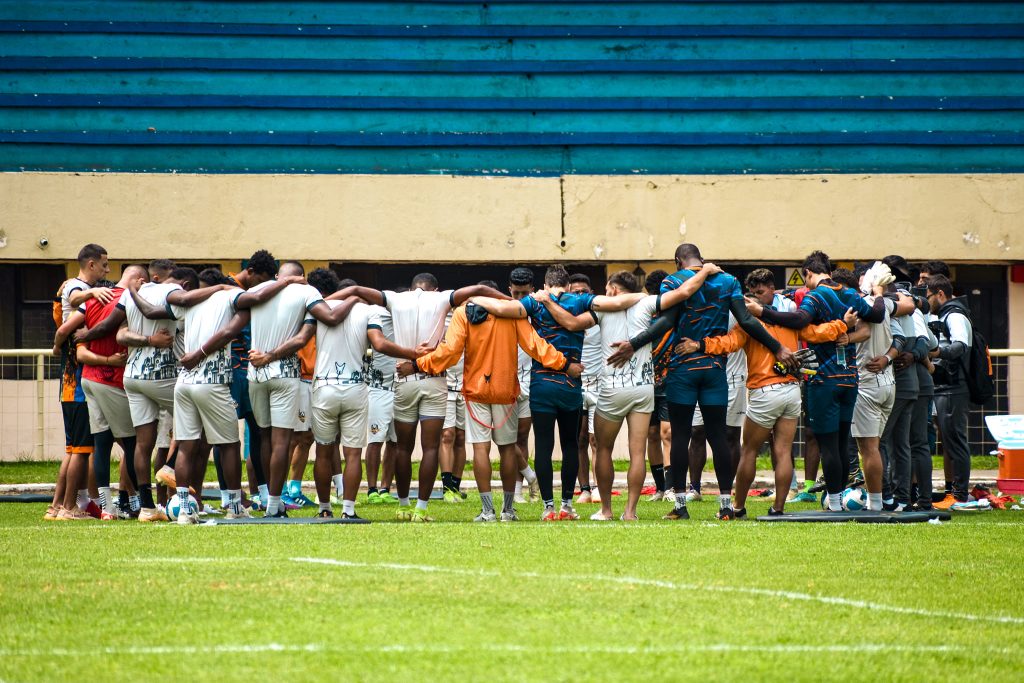 Los jugadores de Libertad aspiran sumar hoy.