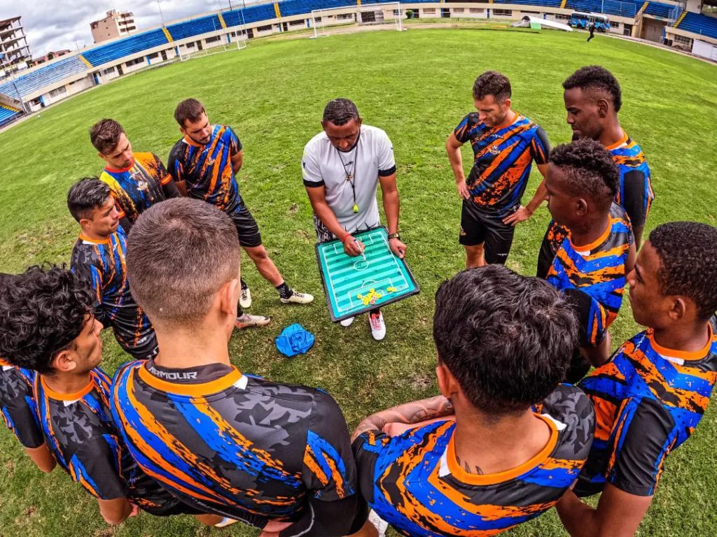 Los detalles técnicos se imparten en estos días, previo al cotejo.