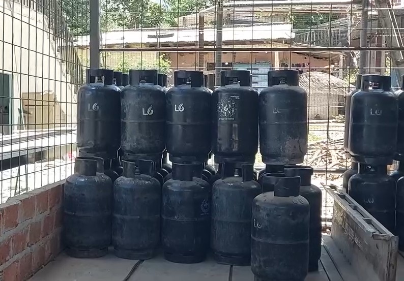 Desde ayer a los productos los empezaron a vender con el 15% del IVA.