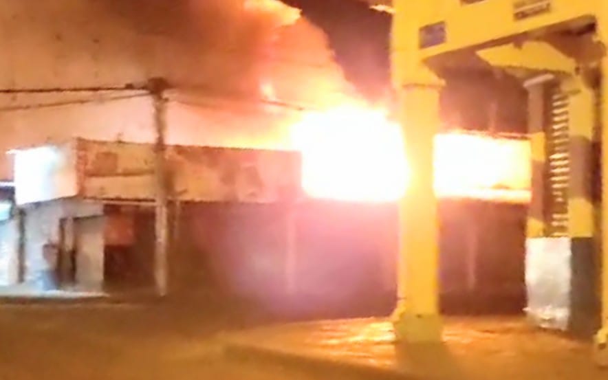 Los ‘casacas rojas’ controlaron el flagelo.