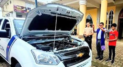 El vehículo fue bendecido por el sacerdote de ese cantón.