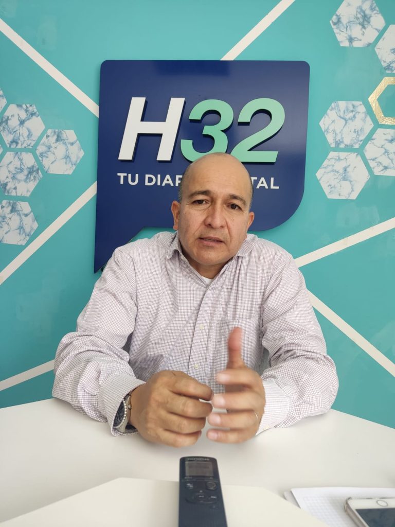 Ronald Kleiner Toledo informa que 4.200 familias se dedican a la producción de café en la provincia de Loja.