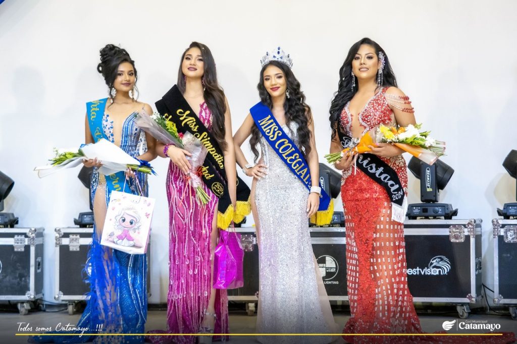 La Miss Colegial 2024, María Cristina, junto al resto de dignidades electas el último sábado, 27 de abril.