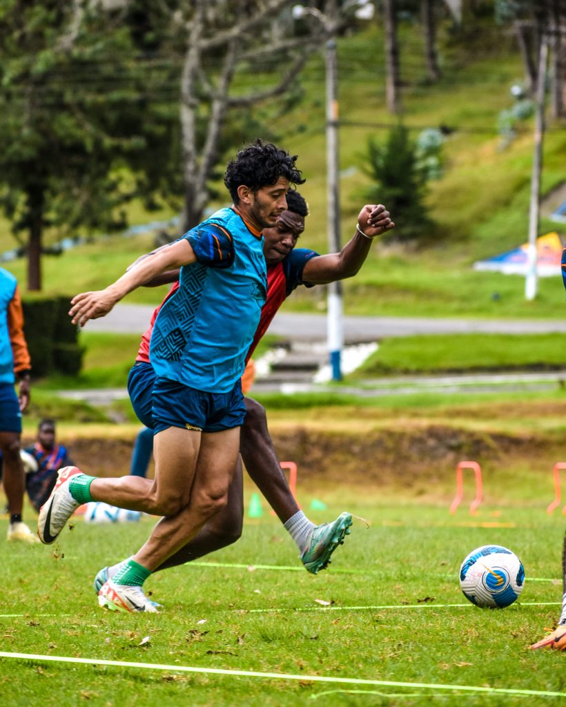 Una difícil situación futbolística atraviesa el equipo lojano.