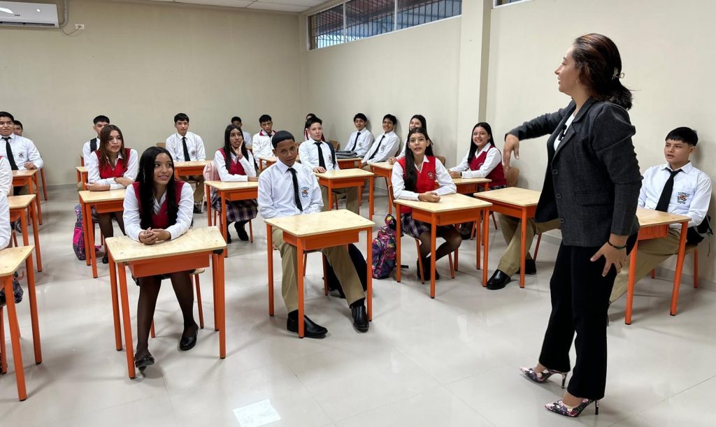 Con alegría retornaron a las aulas.