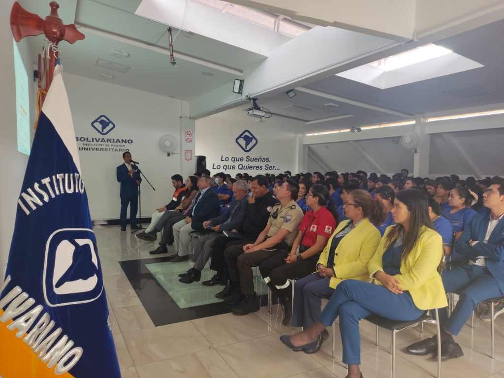 El evento se cumplió en las instalaciones del Instituto y contó con la presencia de directivos, alumnos, docentes y delegados de organismos de socorro locales.