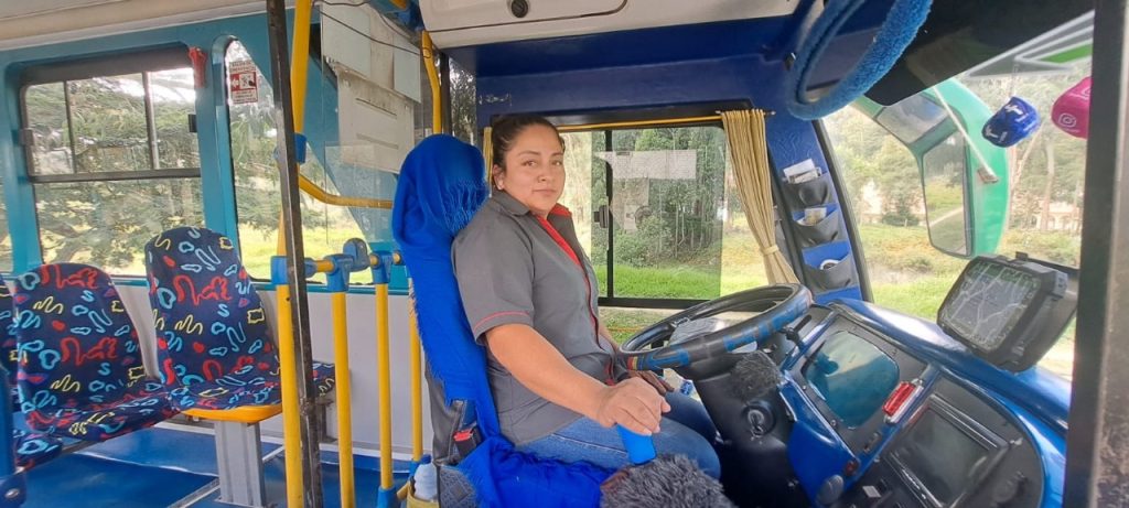 Johana Maza se caracteriza por su don de gente, amabilidad y permanente responsabilidad.