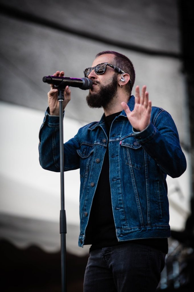 El ecuatoriano-argentino es músico, cantante, compositor y productor.
