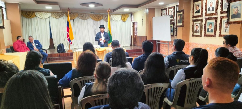 El alcalde de Saraguro señala que las capacitaciones tienen como objetivo mejorar el servicio en los municipios.