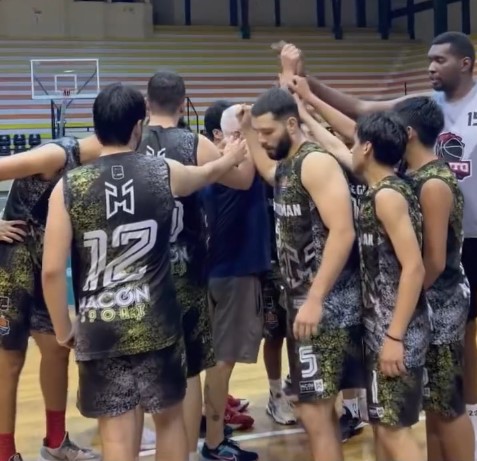 El equipo entrena en el Coliseo Ciudad de Loja.