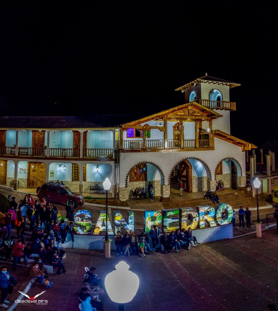 San Pedro de Vilcabamba se encuentra a 40 kilómetros de la ciudad de Loja.