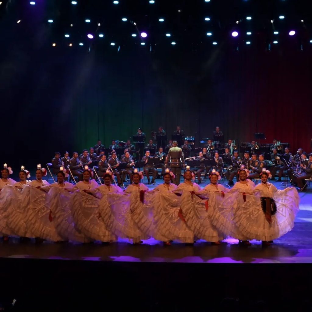 El Festival Internacional de Artes Vivas se desarrolla en Loja.