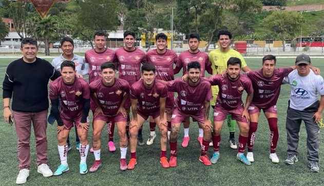 El equipo lojano ha venido entrenando en el estadio del Parque Recreacional de