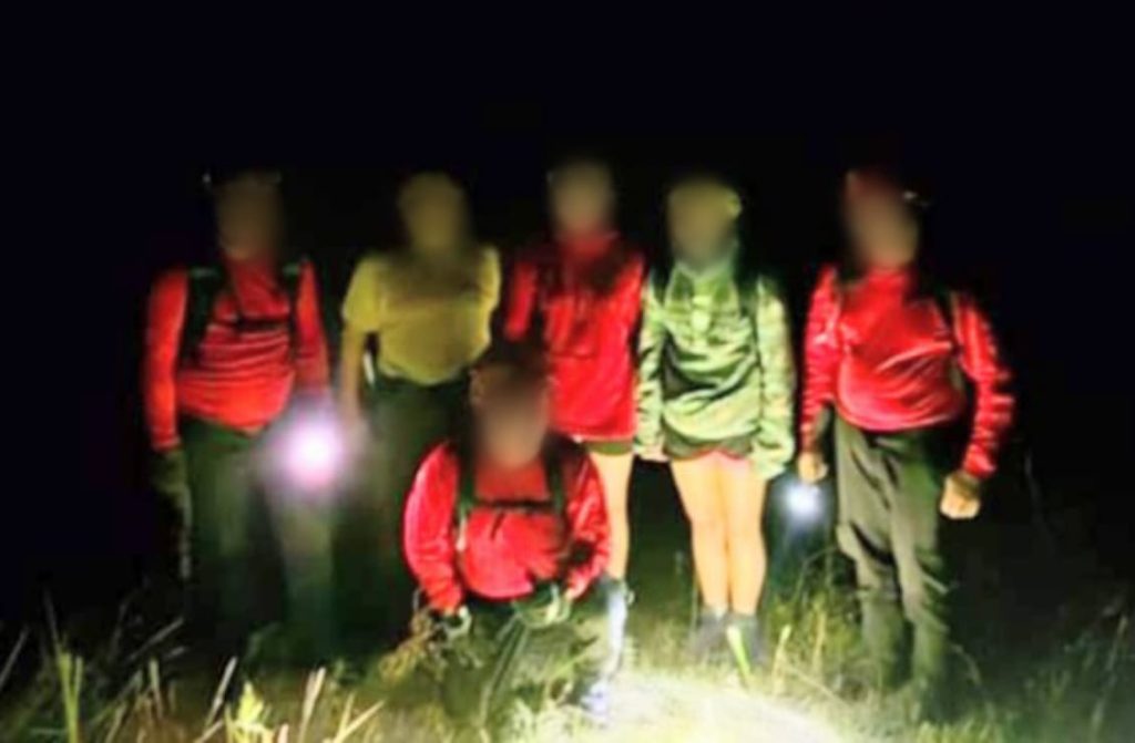 A las 22:00 las extranjeras fueron encontradas.